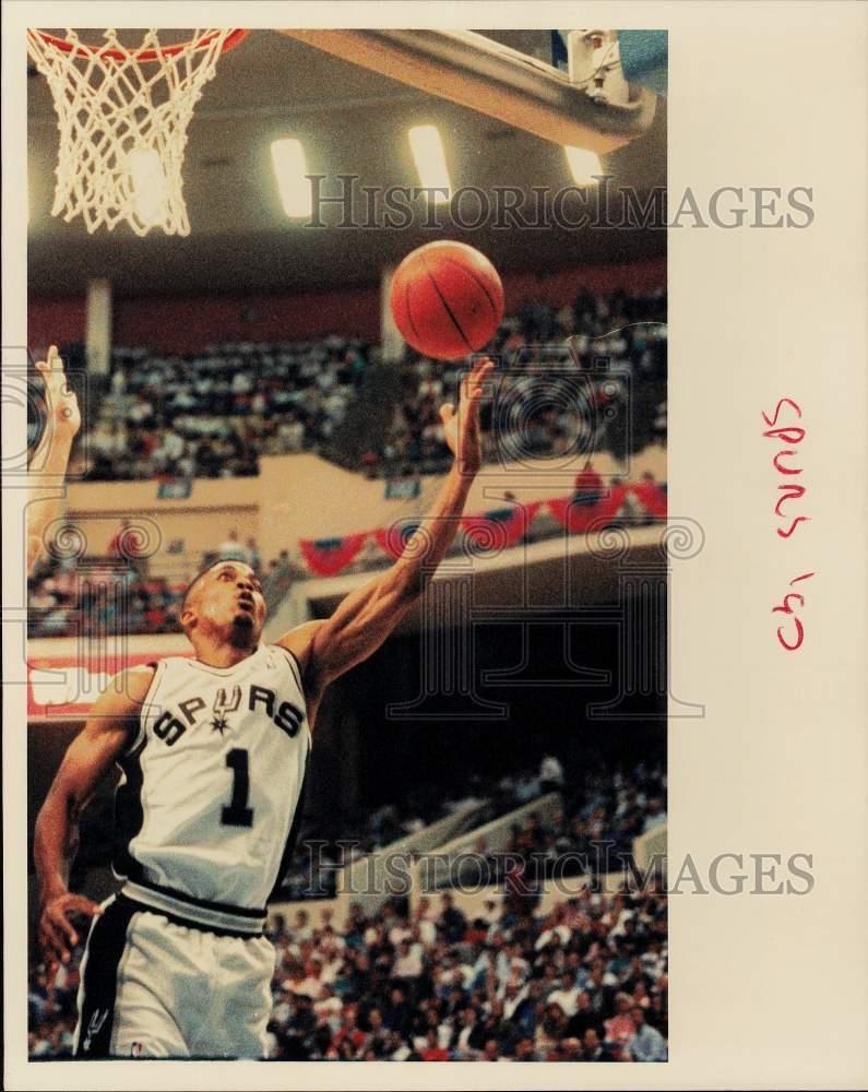 1990 Press Photo Spurs basketball player Rod Strickland vs. Minnesota