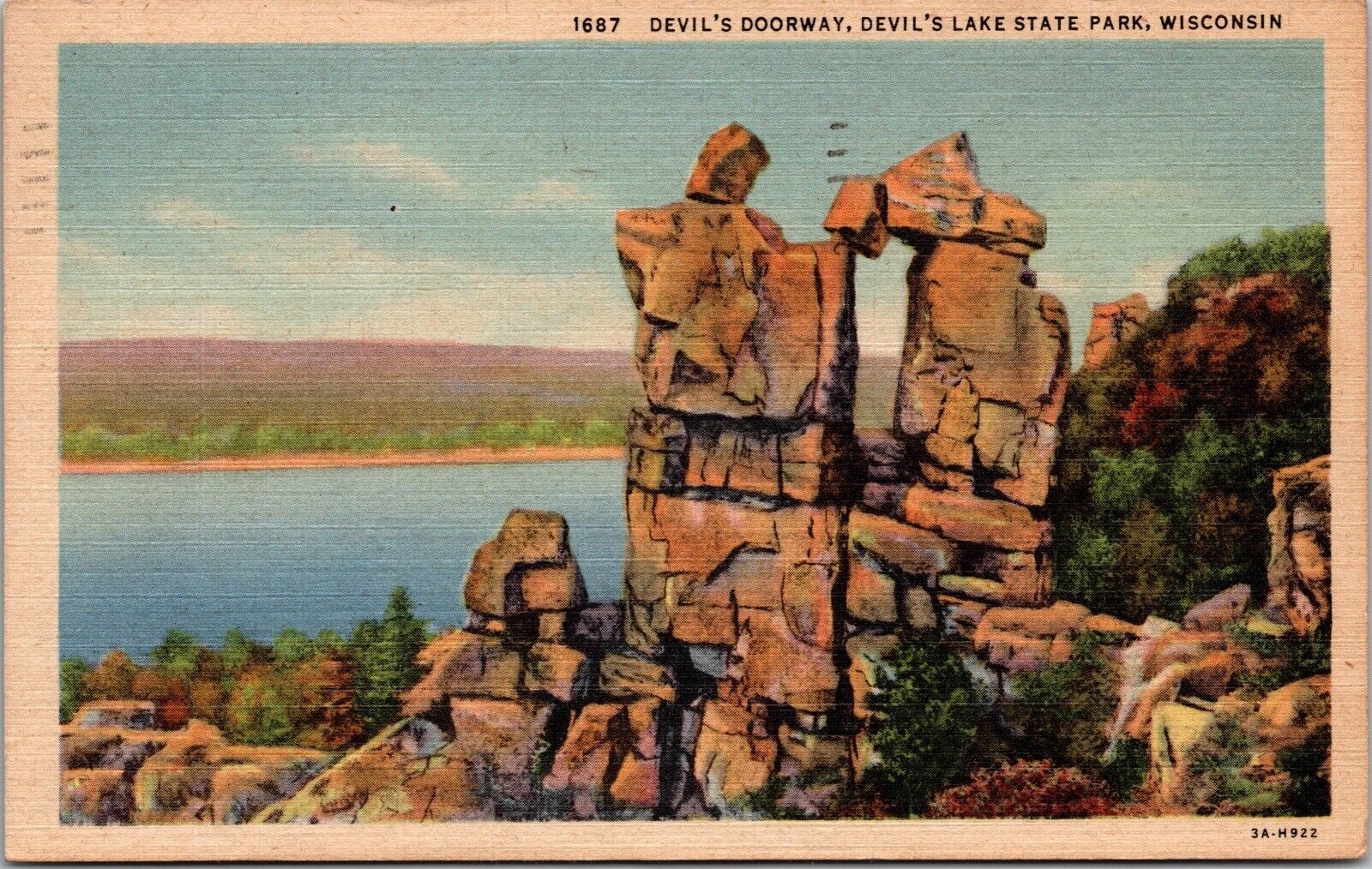 Devil\'s Doorway, Devil\'s Lake State Park, Wisconsin. Vintage Linen Postcard