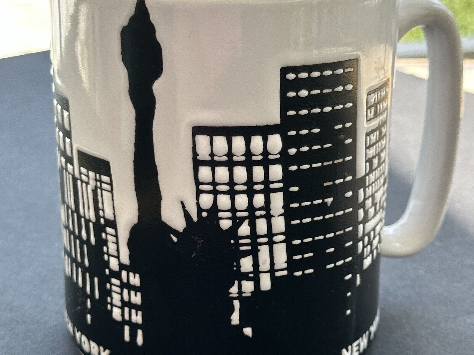NEW YORK CITY SKYLINE Black White Old Pottery Co Metro Mega Coffee Mug Heavy20oz