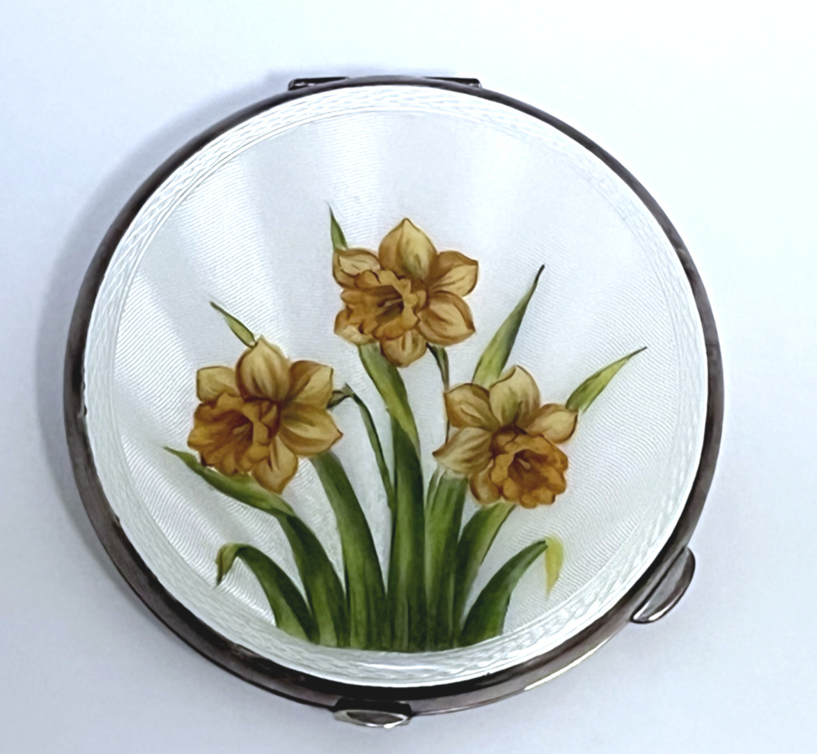 ANTIQUE EPS STERLING SILVER GUILLOCHE ENAMEL POWDER COMPACT PAINTED DAFFODILS VT