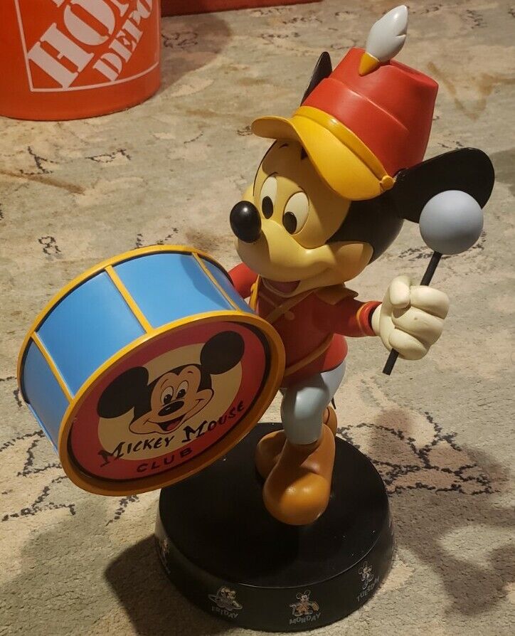 RARE Vintage 1999 Disney Store Mickey Mouse Club Leader Of The Club Sculpture 