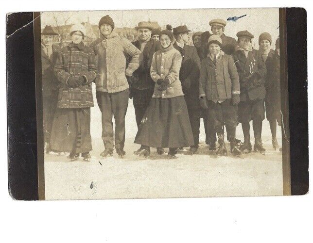 c1914 Group Of Men Women Ice Skating Chicago Illinois IL RPPC Photo Postcard