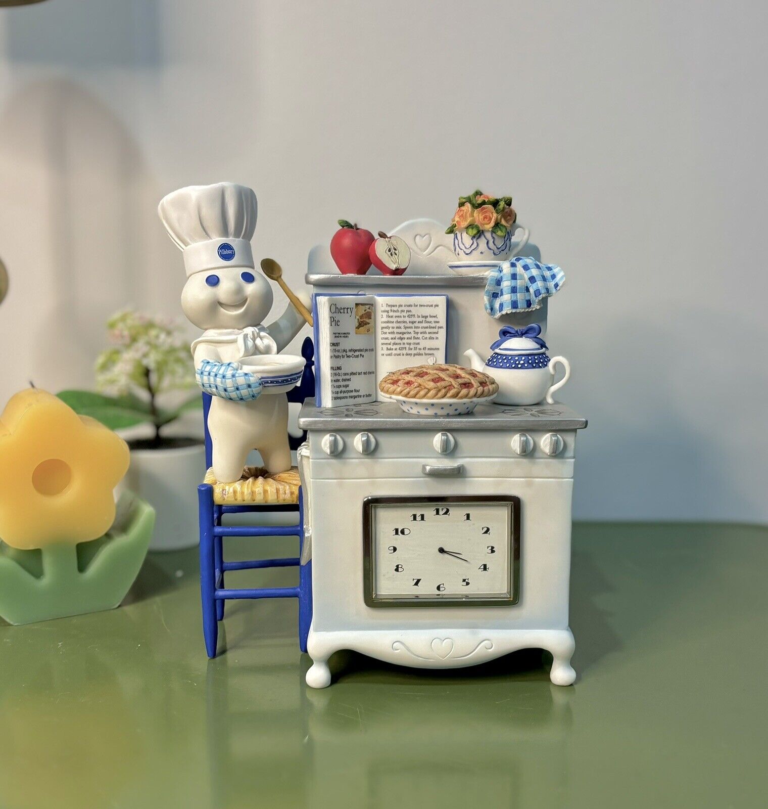 The Danbury Mint The Pillsbury Doughboy “Time For Pie” Working Clock