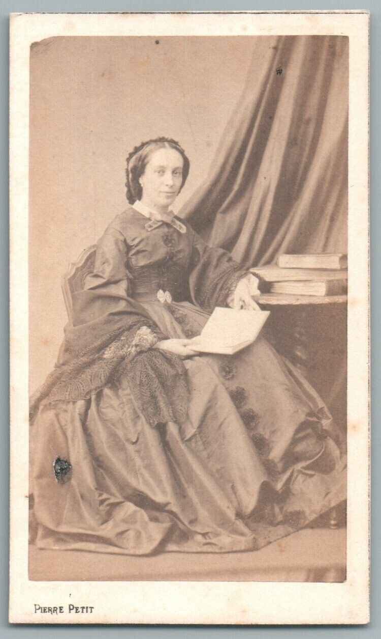 CDV 1860 Woman with Books. To be identified. Photo Pierre Petit Paris. Woman Photo 19th Century
