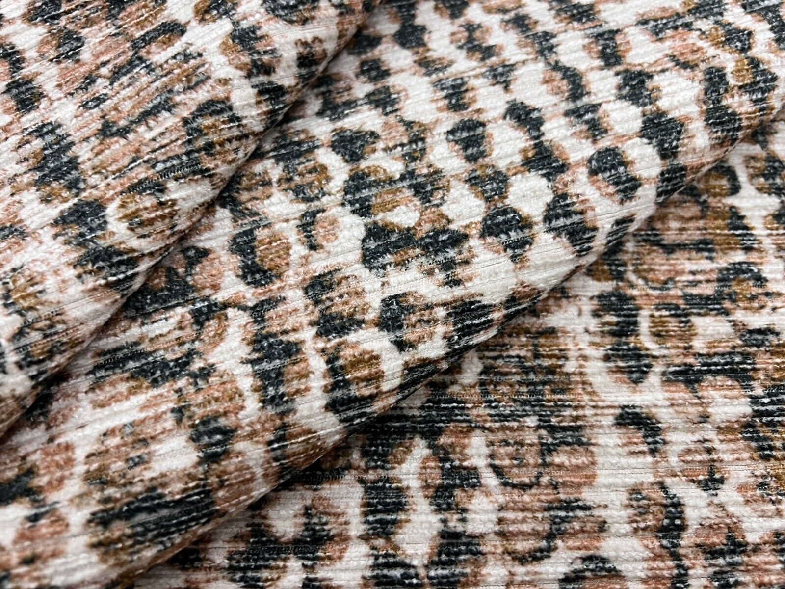 Romo Decorative Spot Chenille Upholstery Fabric- Ezri / Sorbet 1.50 yds 7976/03