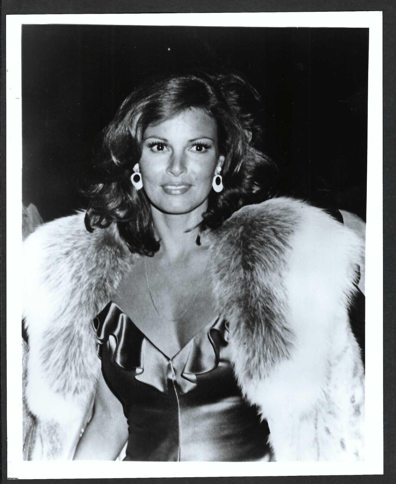 HOLLYWOOD RAQUEL WELCH ACTRESS GLAMOUR VINTAGE ORIGINAL PHOTO