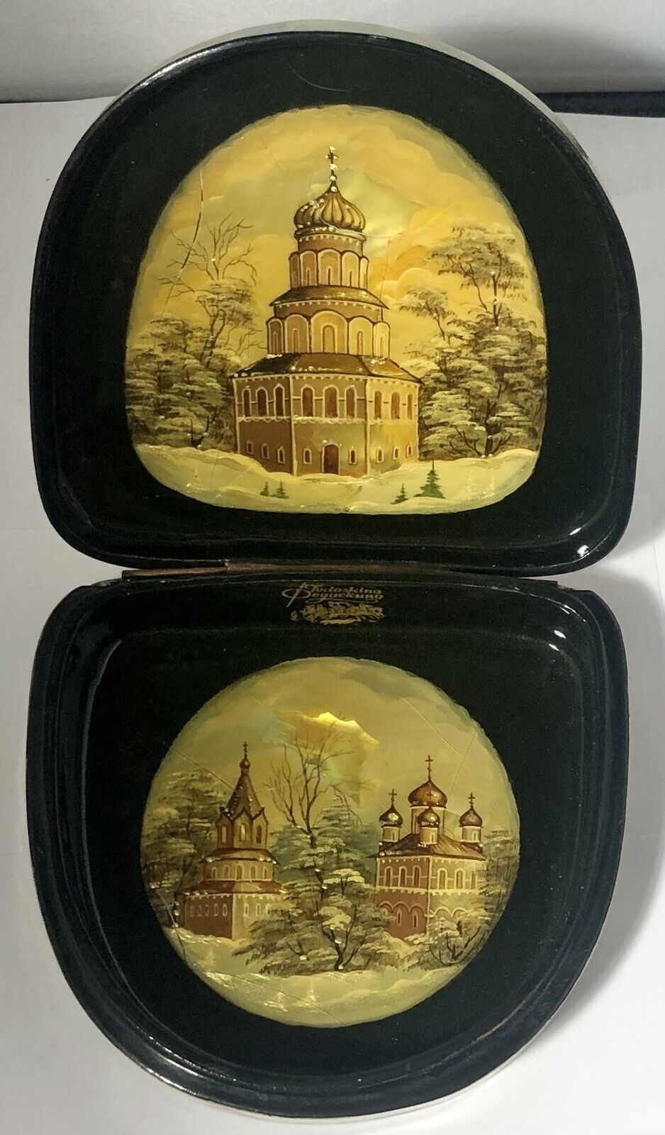 Vintage Hand Painted Russian Lacquer Box Fedoskino Winter Church Scene/Signed