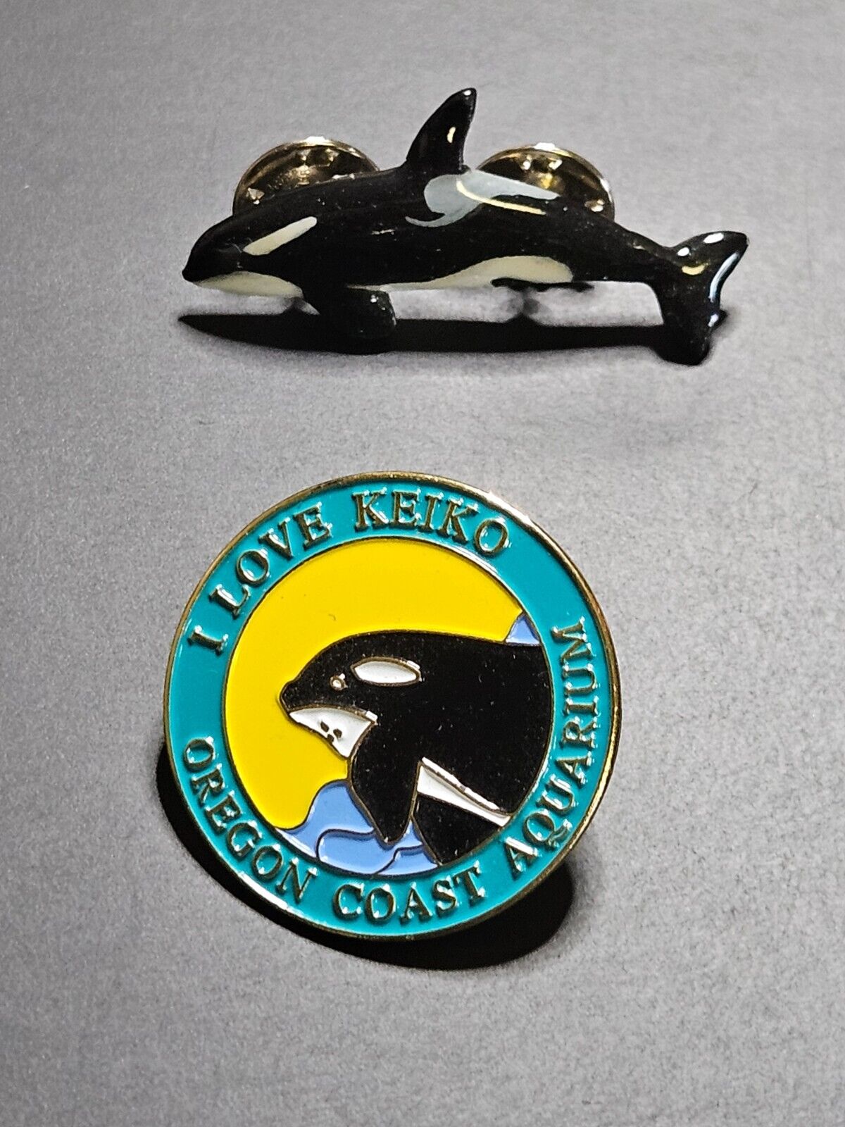 Vintage ORCA KILLER WHALE Pin GG Harris Pewter 1988 483 + I love Keiko Pin