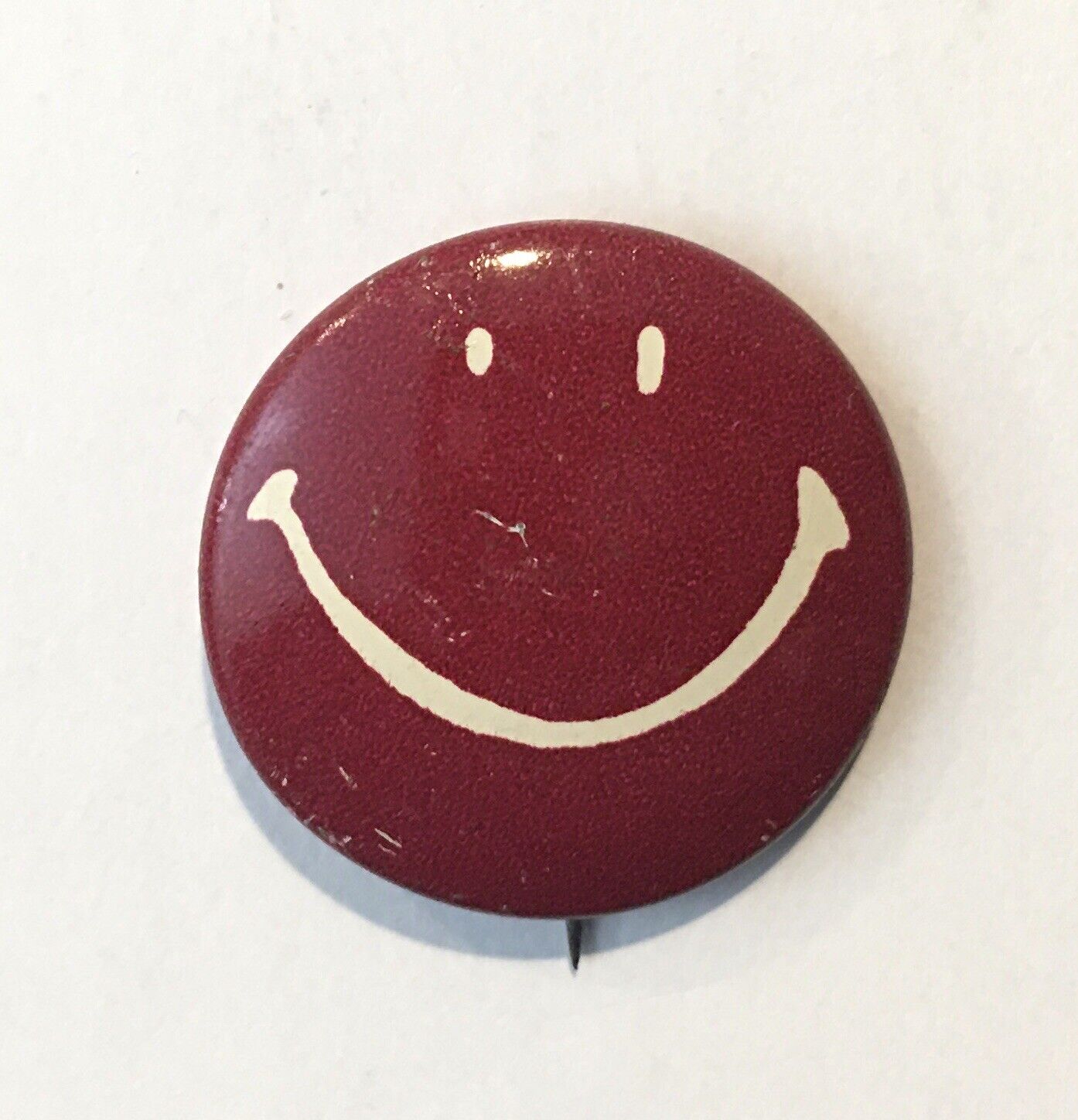 Vintage Redmond State Bank Red Smiley Pinback Button Near 27/32” Wide Washington