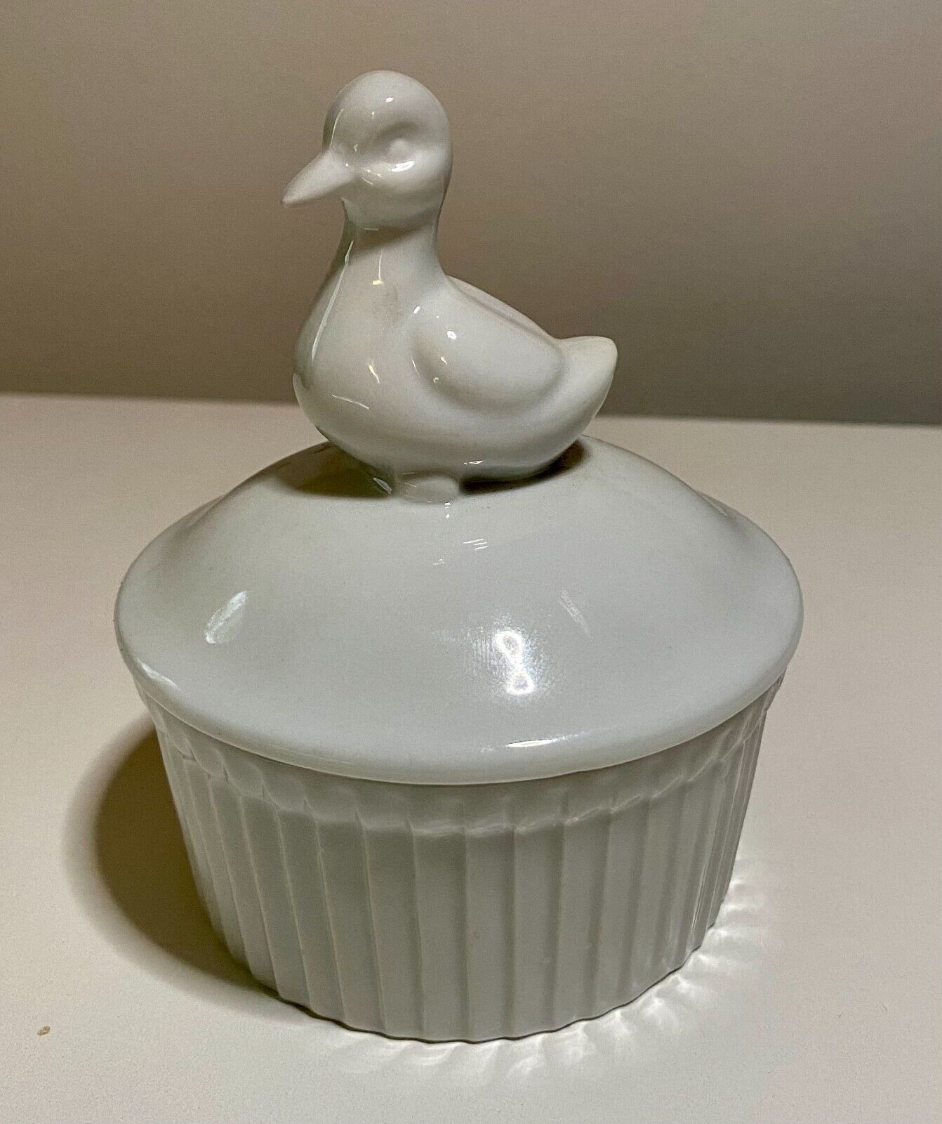 WCL Vintage Duck Trinket Box. White Glazed Ceramic Pottery. Collectable.