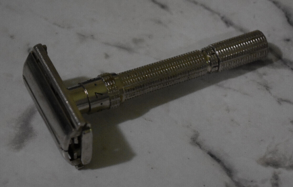 1962 Gillette H 3 Adjustable 1-9 Double Edge Safety Razor - MADE IN U.S.A. H3