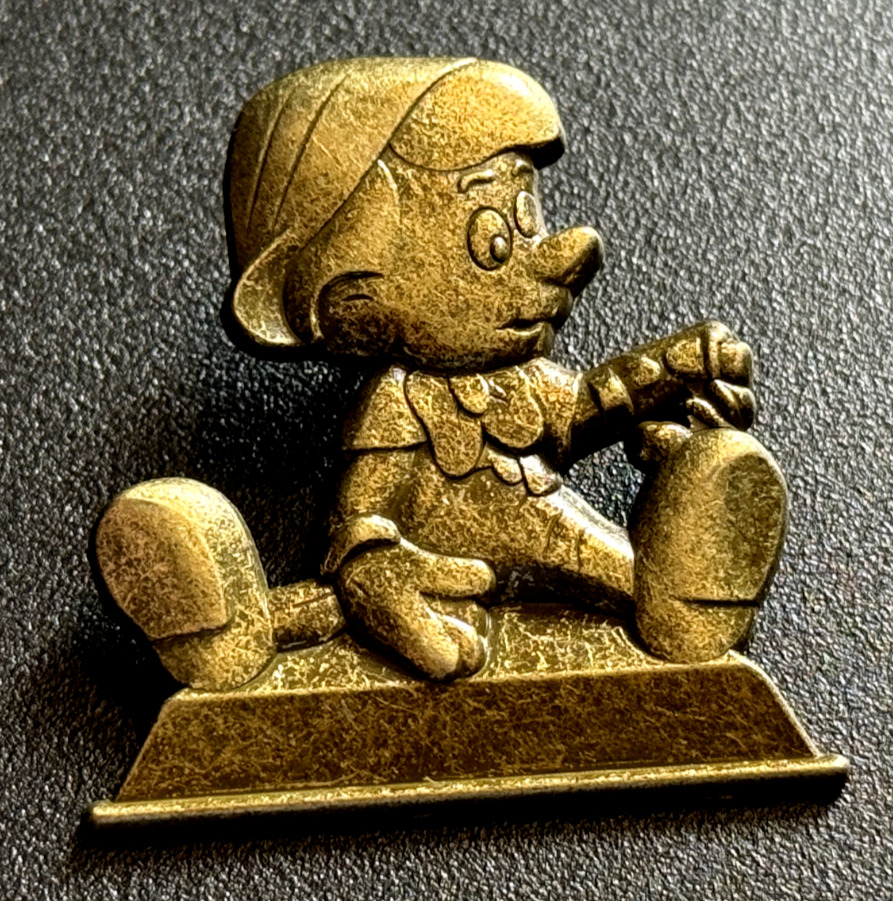 Disney PINOCCHIO Annual Pass Golden Statue Pin