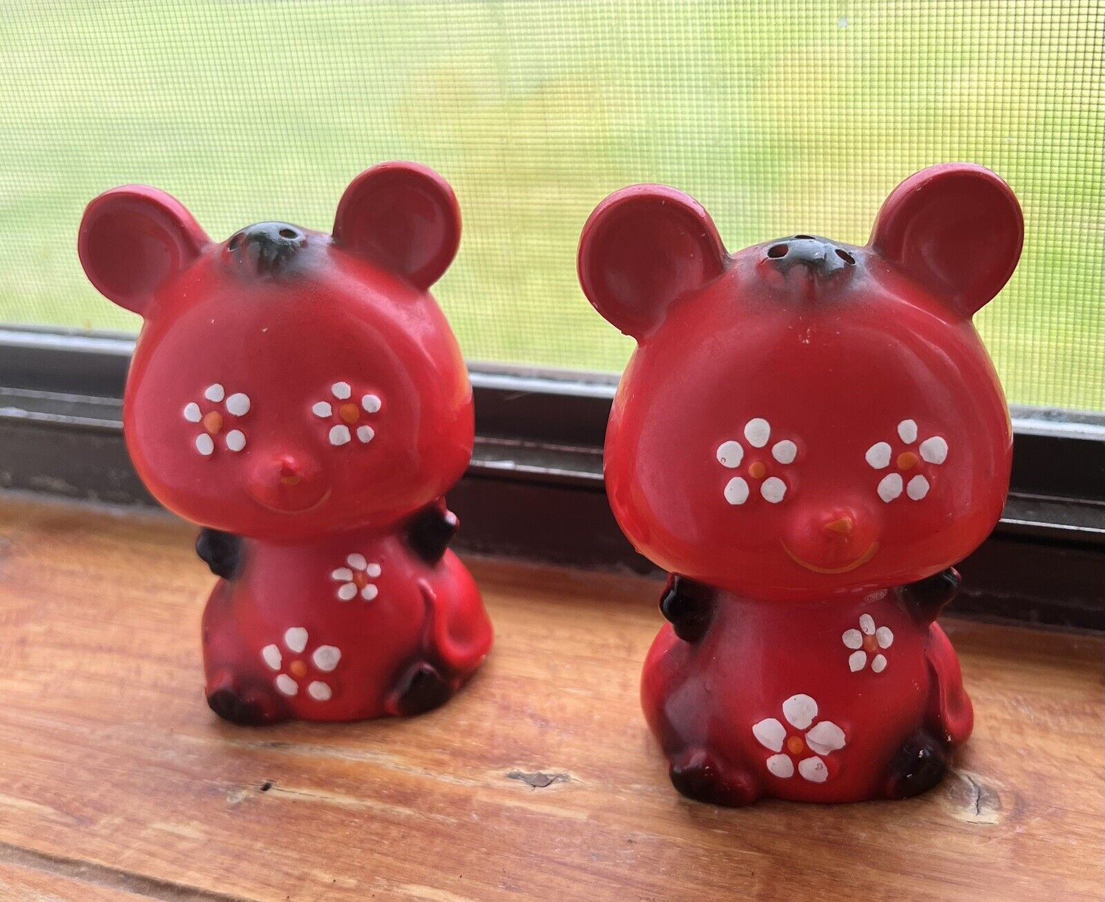 VINTAGE Mid-Century Modern Red Panda with Daisy Salt And Pepper Shakers JAPAN