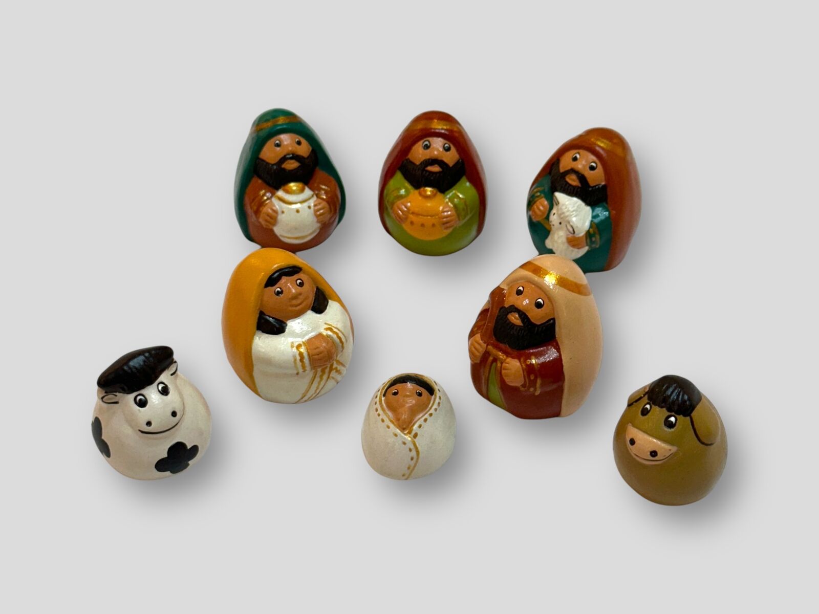 new and unique beautiful Nativity Scene 8-pz Botero style hand painted ceramic