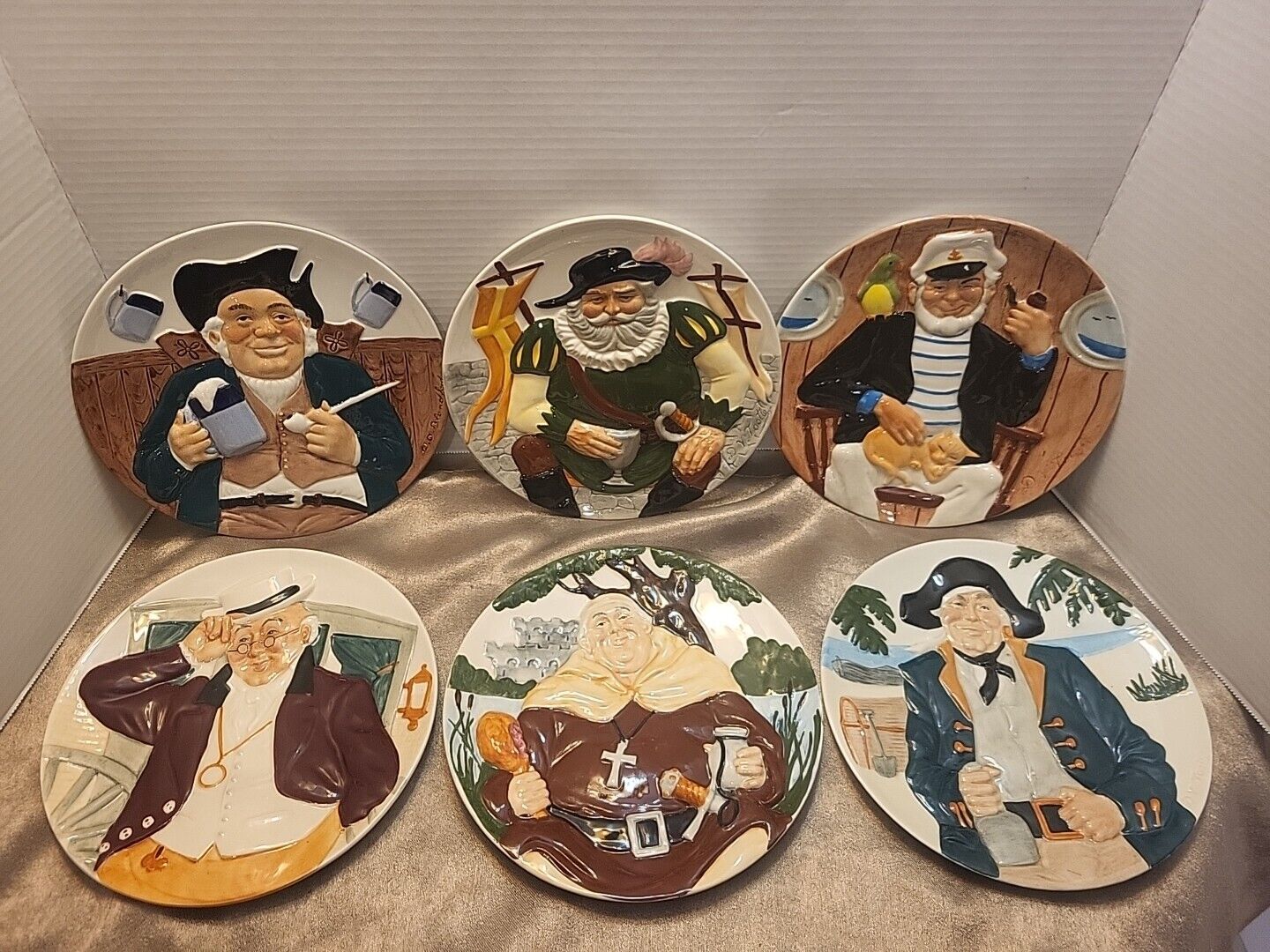 Davenport Pottery Hand Painted Toby Fillpot Collector Plates set of 6 England 