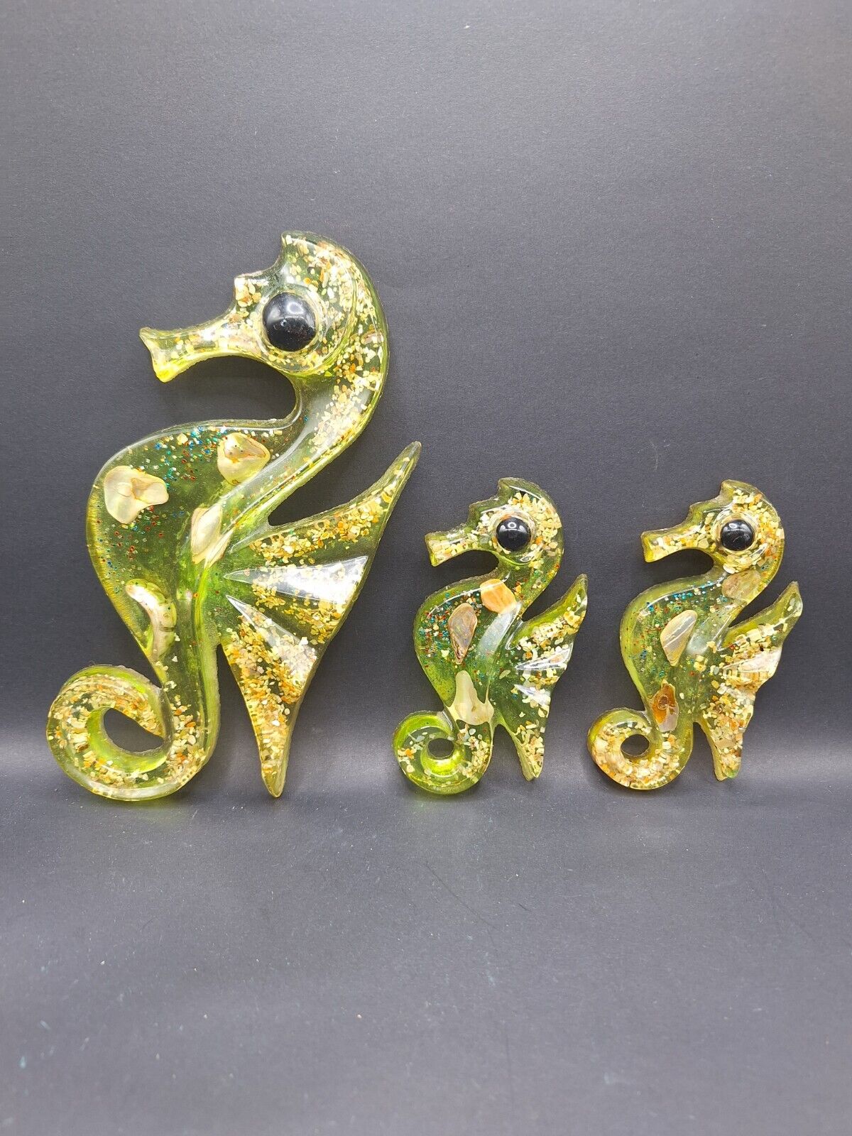 Vintage Lucite Acrylic Abalone Trio Of Green Seahorse 8\