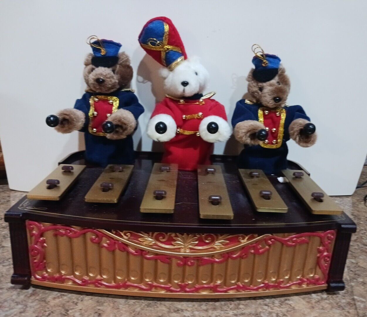 Mr. Christmas Bandstand Bears Plays 50 Christmas Carols+ 50 Everyday Songs