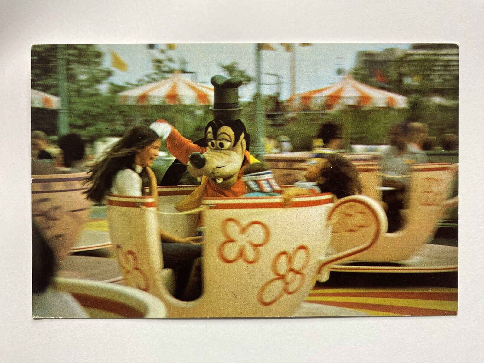 Postcard Walt Disney World Tea Cups Action Goofy Kids Spinning Florida VTG c1974