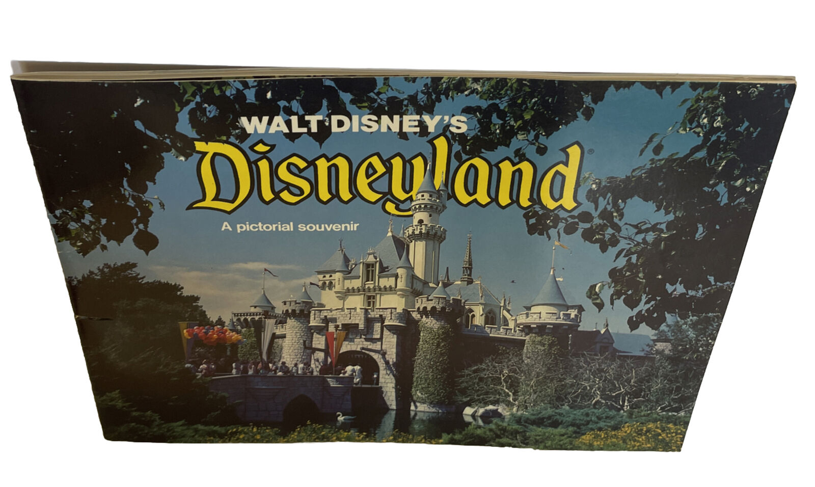 Vintage Disneyland Pictorial Souvenir Book 1981 - RARE SHOCKING PHOTO
