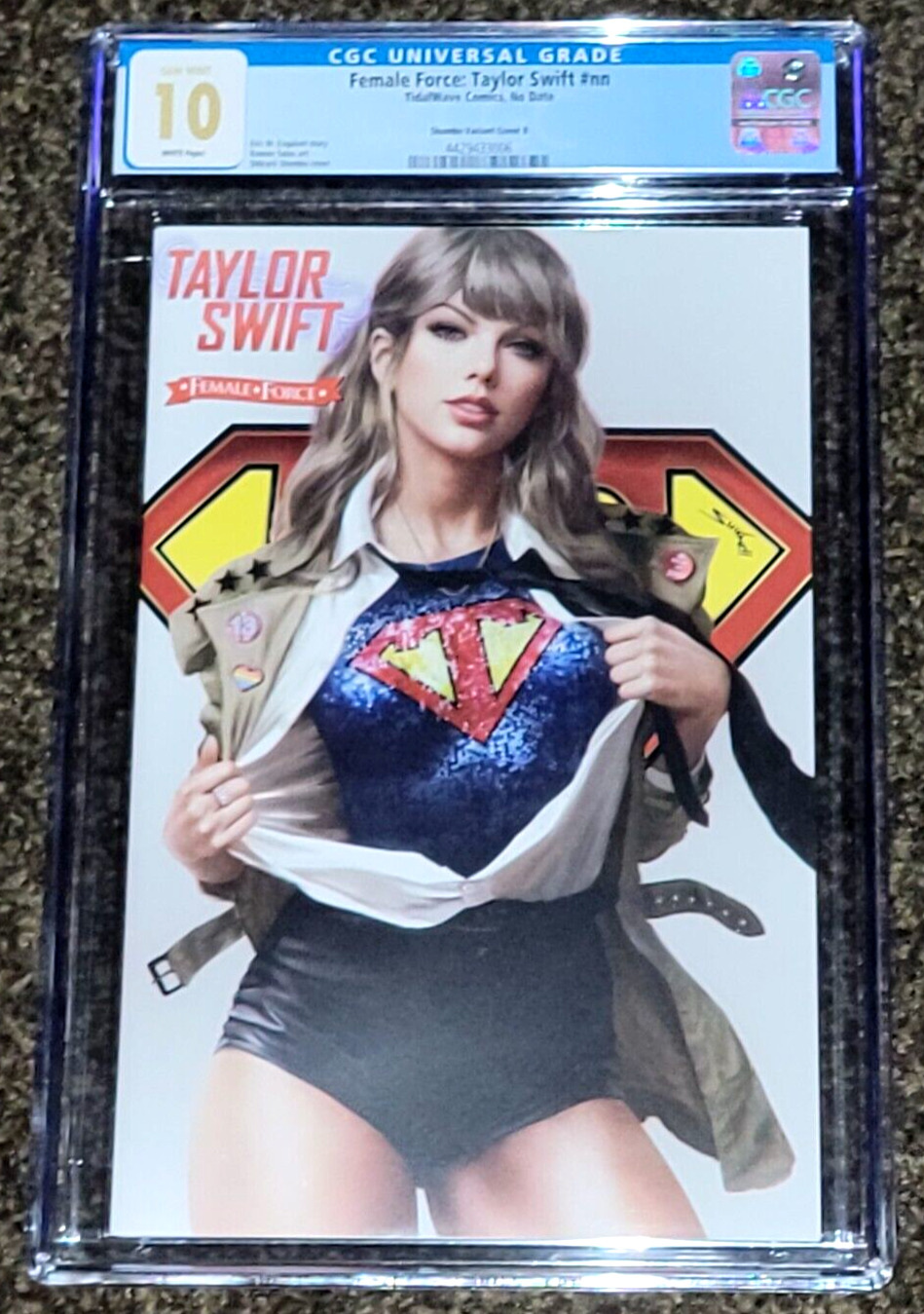 10.0 GEM MINT CGC TAYLOR SWIFTIES SUPERGIRL SHIKARII COVER FAST SAFE SHIPPING