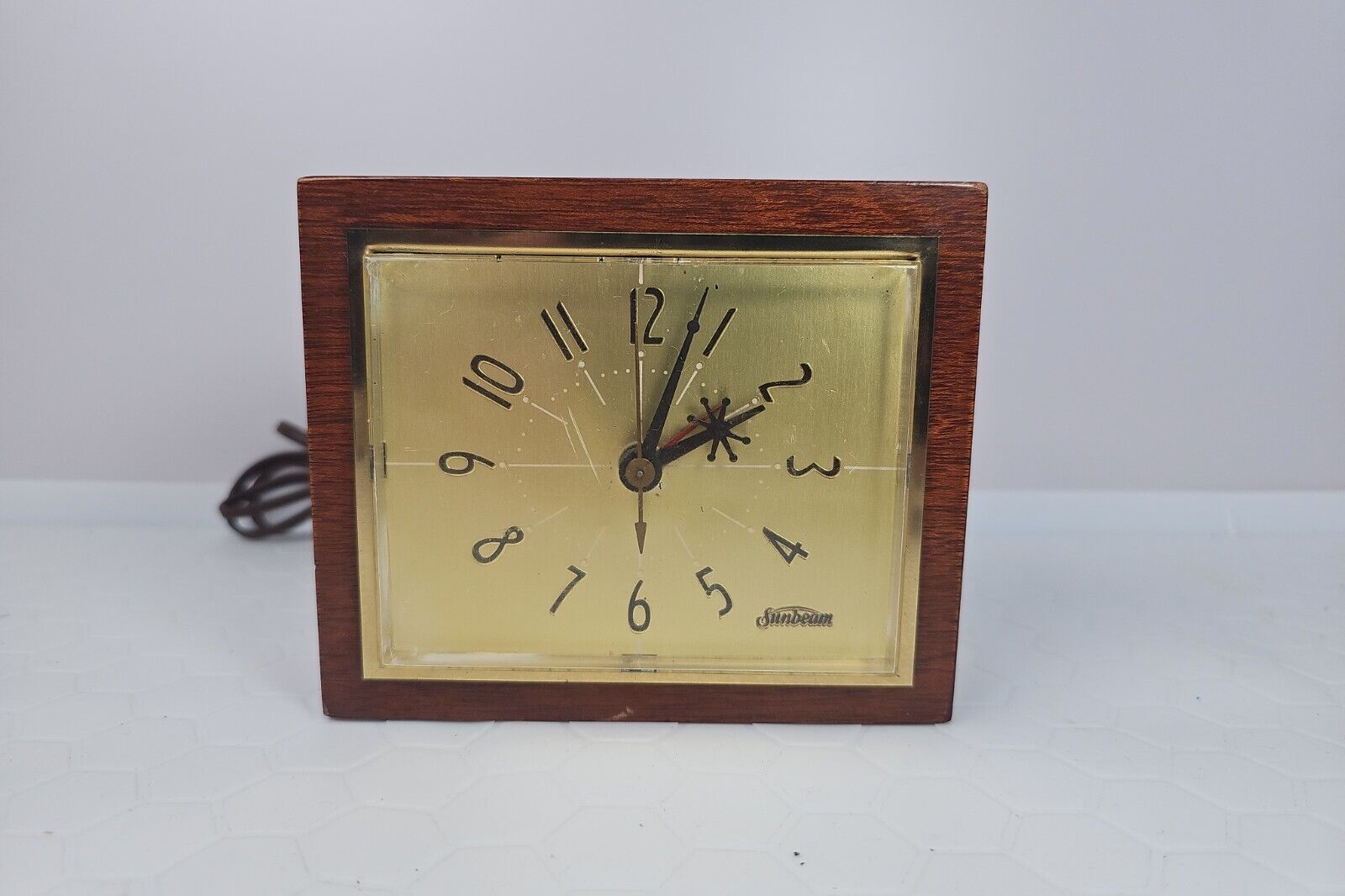 Vintage 1960\'s Mid Century Modern Sunbeam Model B004 Electric Alarm Clock Wood