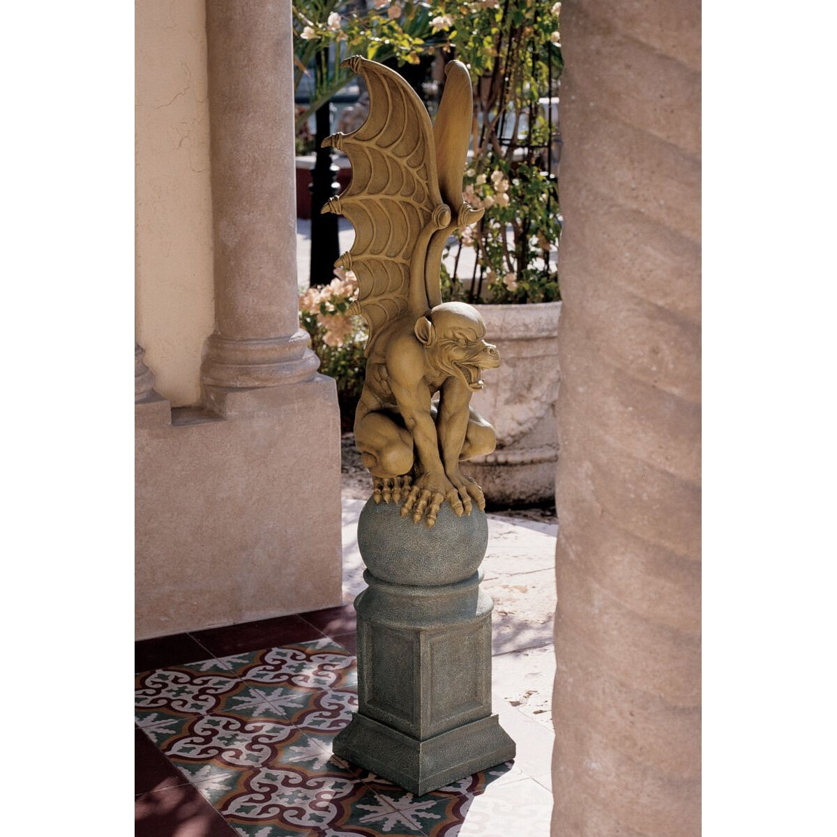 Medieval Fierce Gothic Gargoyle Guardian Spiny Wings Garden Statue on Plinth