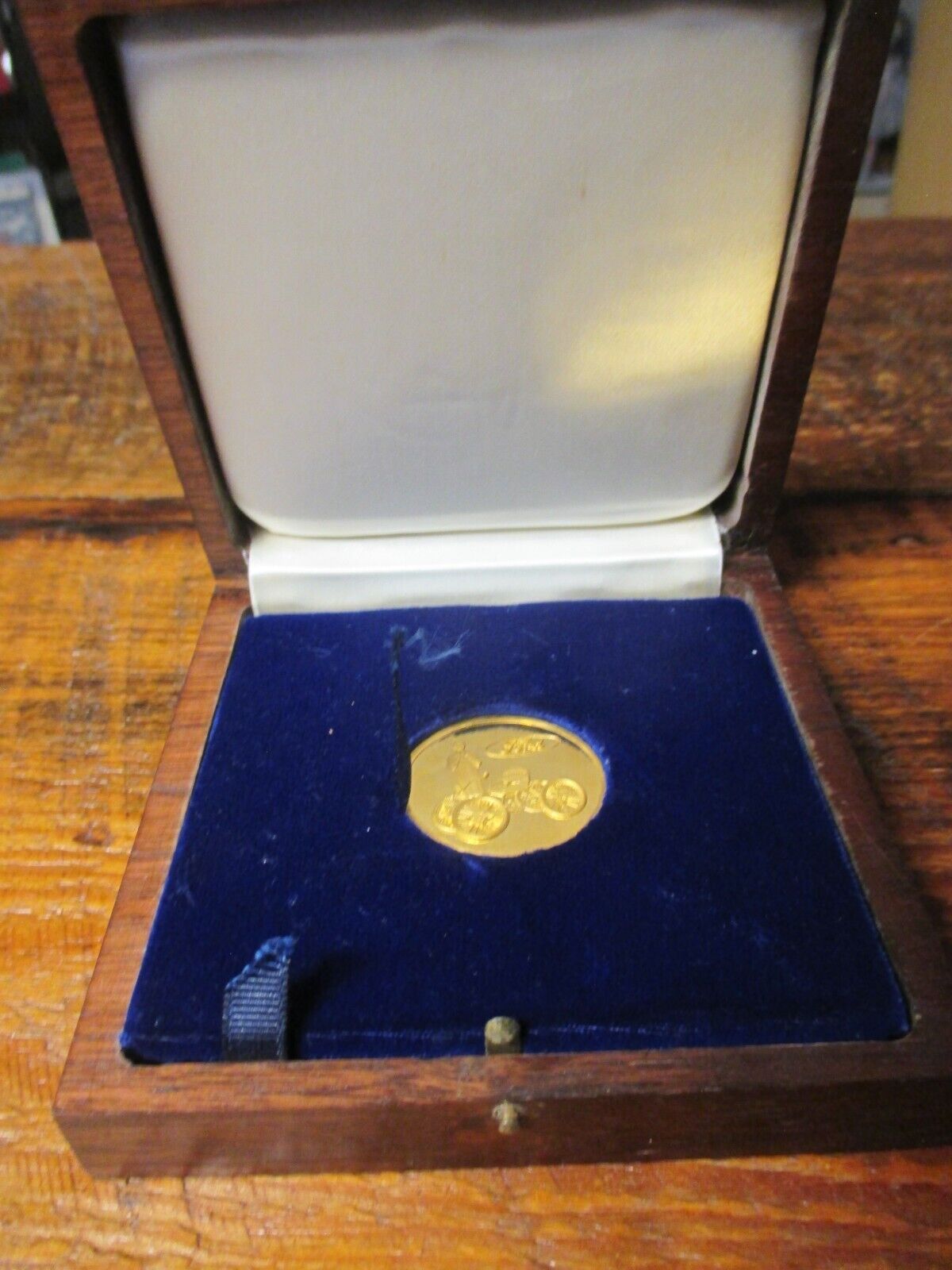Rare Vintage Ford Motor Co 24K Gold Medallion Award One and One-Half Troy Ozs.
