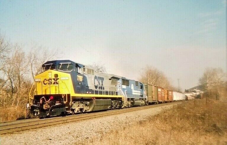 GF16 ORIGINAL TRAIN SLIDE ENGINE CSXT Allentown PA 7797 1994 CONRAIL CR