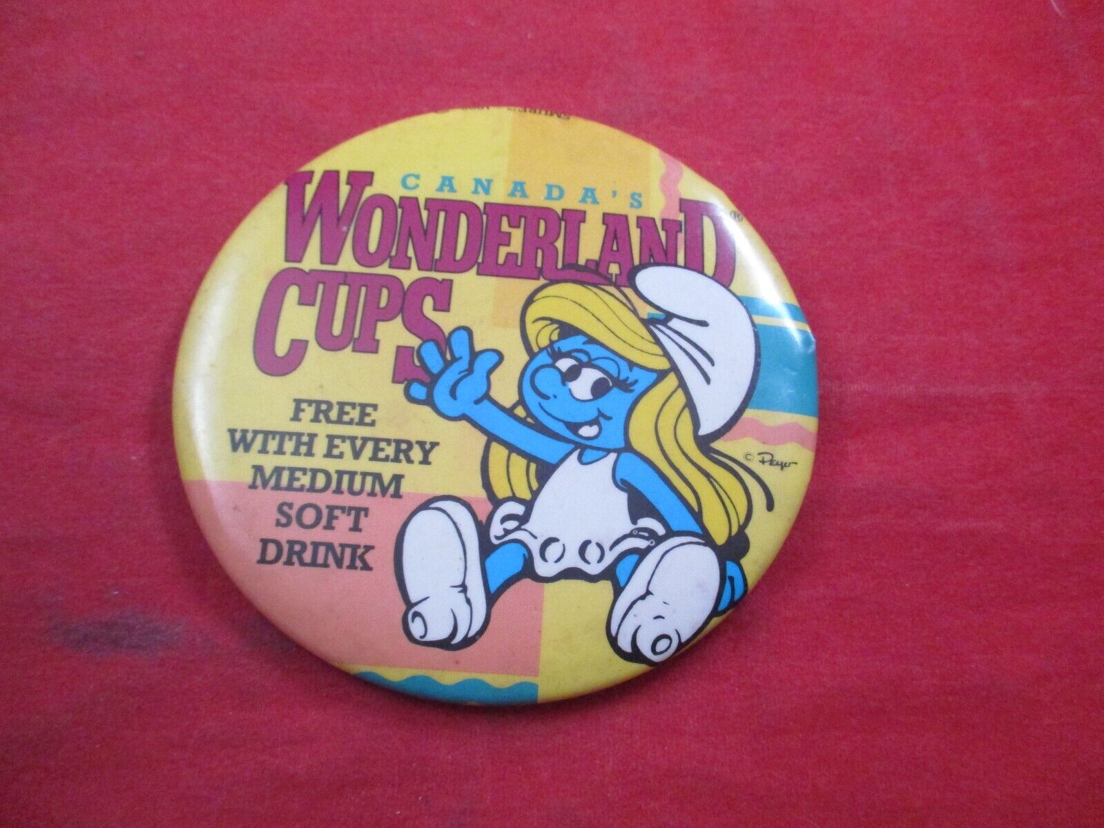 Smurfette The Smurfs - Canada\'s Wonderland 1980s Retro Promo Pin Button