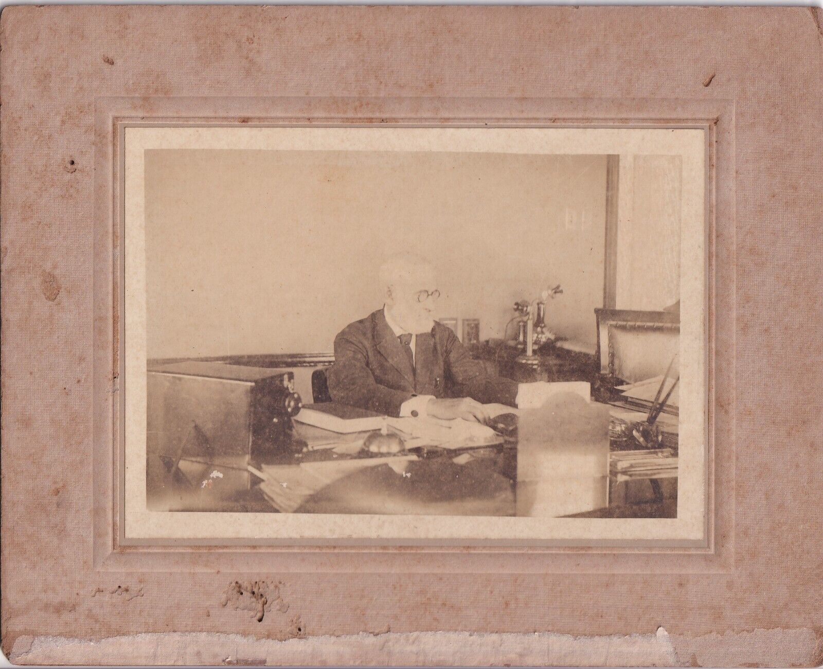 CUBAN OUTSTANDING DOCTOR JUAN GUITERAS AT WORK CUBA CVD 1900s OLD Photo Y 433
