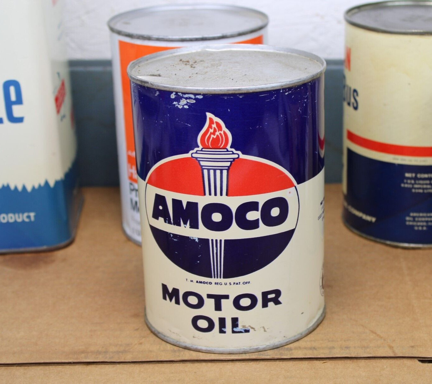 1950s era AMOCO MOTOR OIL Old Logo 1 quart Metal Can