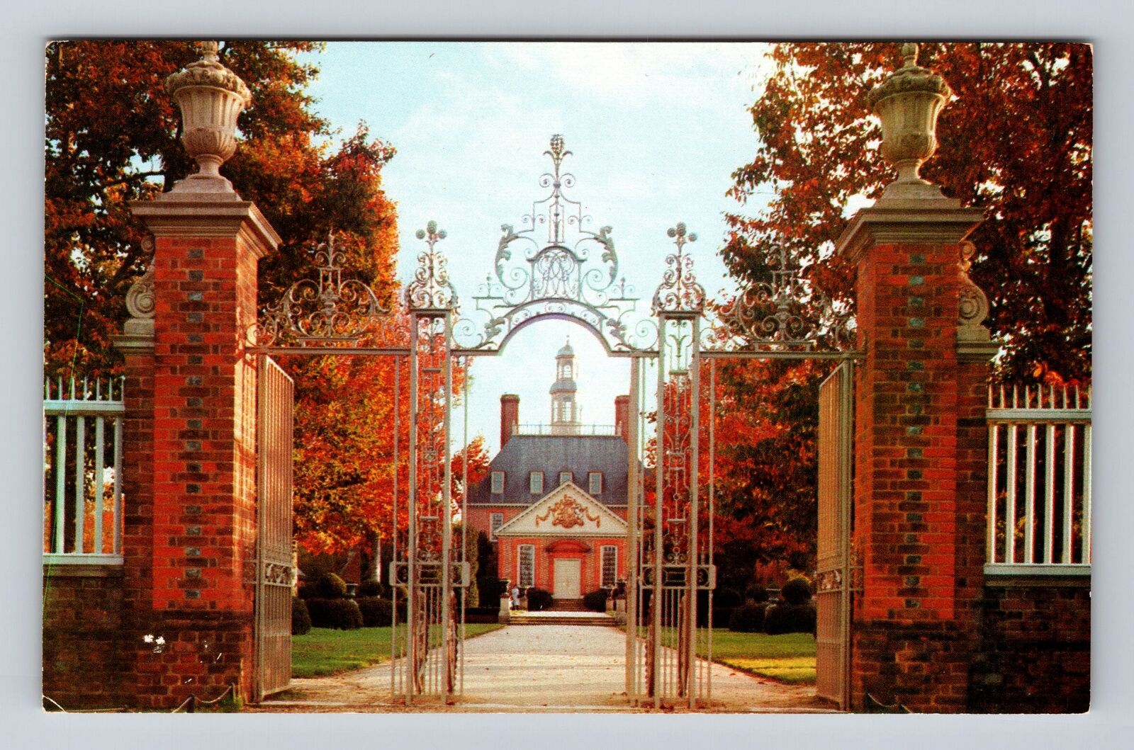 Williamsburg VA-Virginia, Iron Gates At The Governor\'s Palace, Vintage Postcard