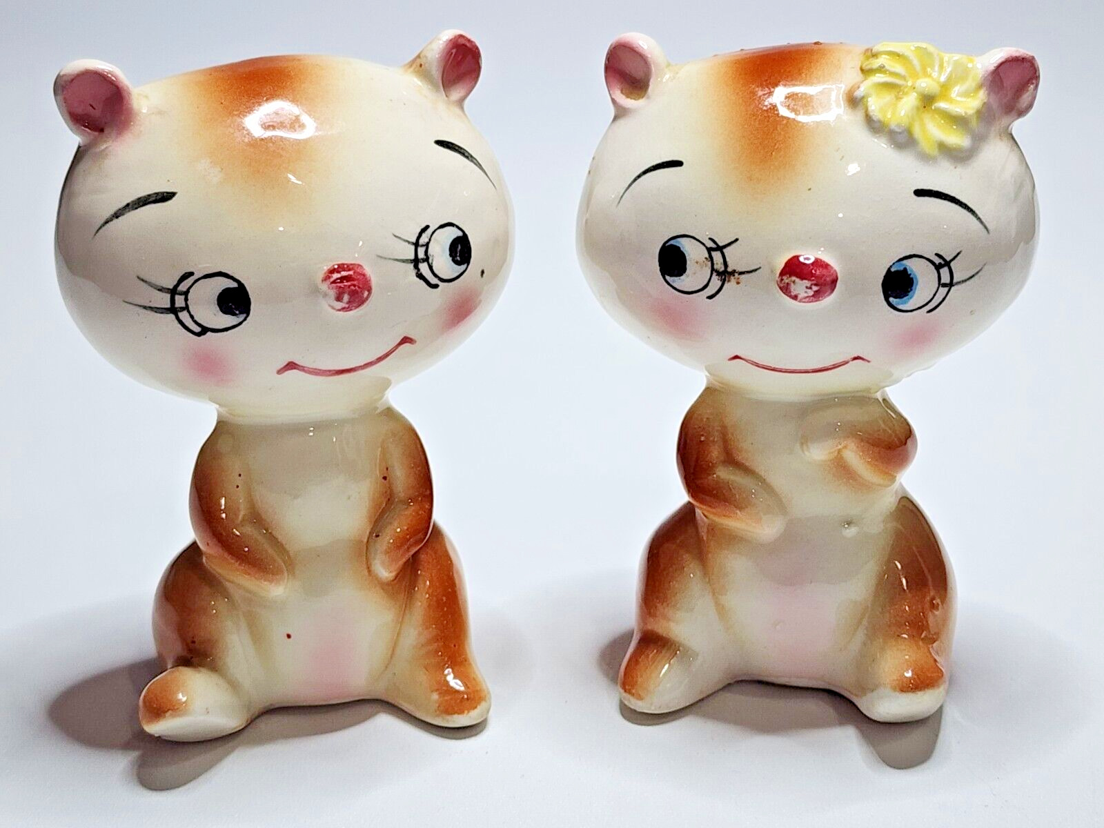 Vtg 1950s JAPAN ANTHROPOMORPHIC BEAVER COUPLE Cute Porcelain Shakers RARE HTF