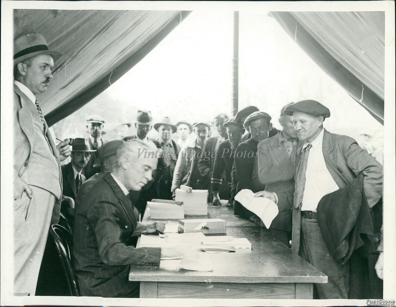1933 Frank Cervenka Chicago Members New Bonus Army Enroll Government 7X9 Photo