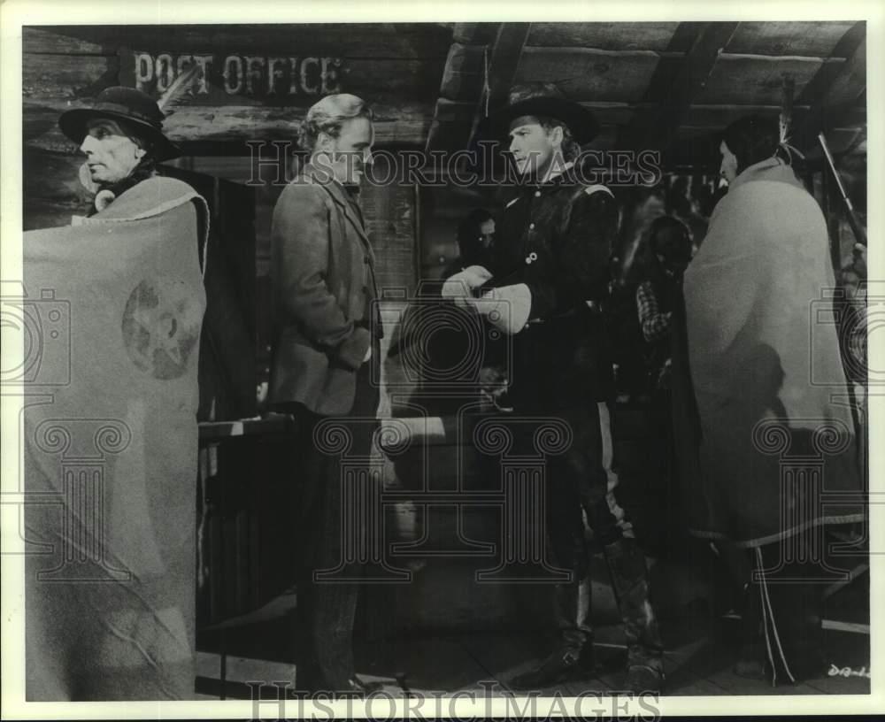1941 Press Photo Actor Errol Flynn in \