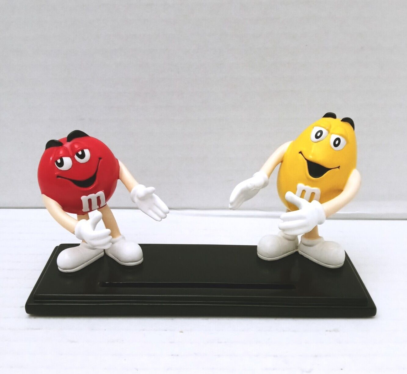 M&Ms World Business Card Holder Red And Yellow Characters Mars 2005