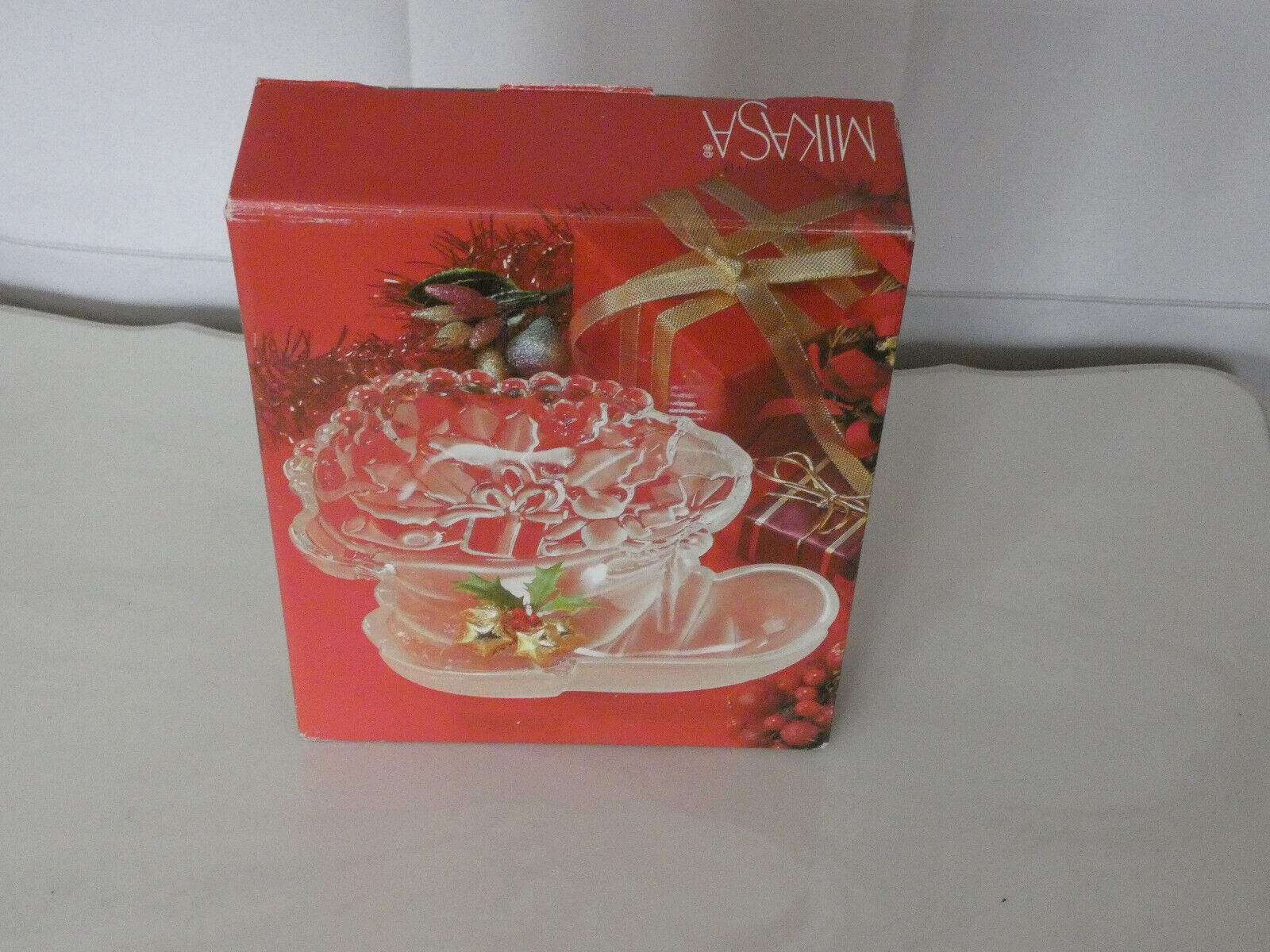 Mikasa Santa\'s Goodies Bon Bon Server Dish 8.75\