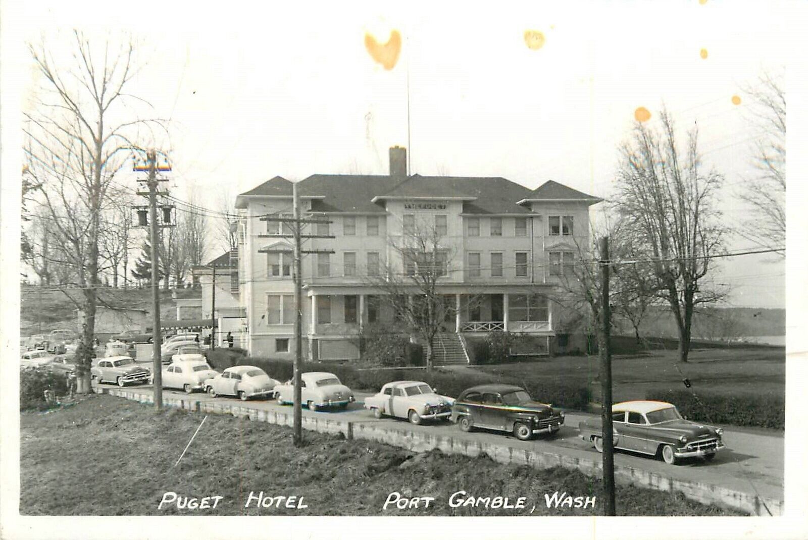 Postcard RPPC Washington Port Gamble Puget Hotel automobiles 23-4664