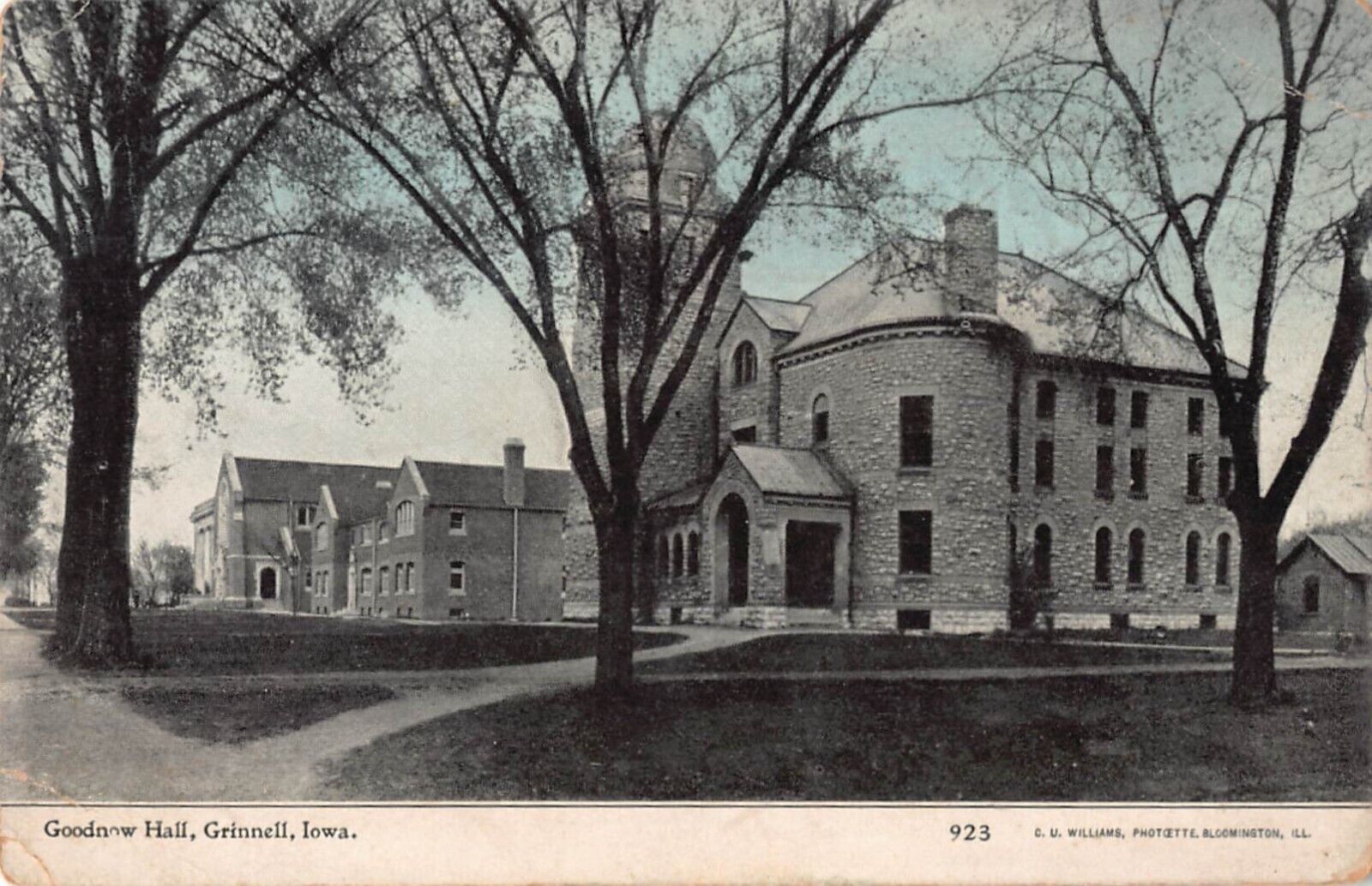 Goodnow Hall, Grinnell, Iowa - 1911 Postcard