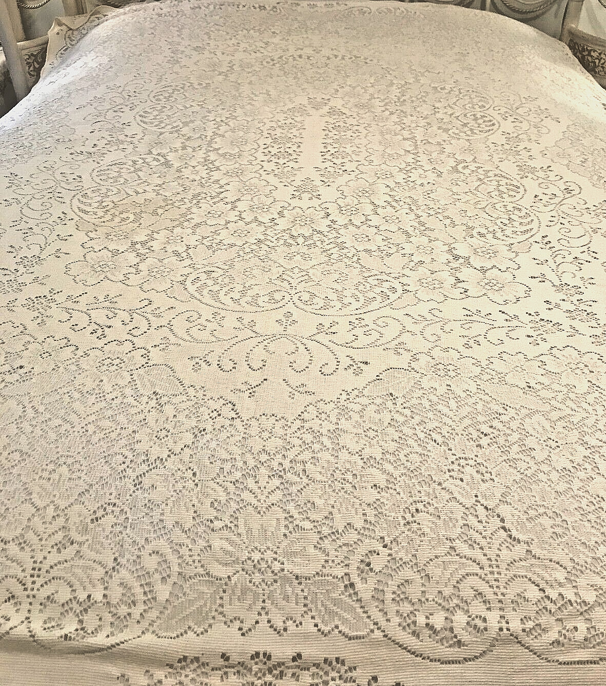 Lace Dinner Table Cloth Creamy Ivory Ornate Dogwood Floral  60\