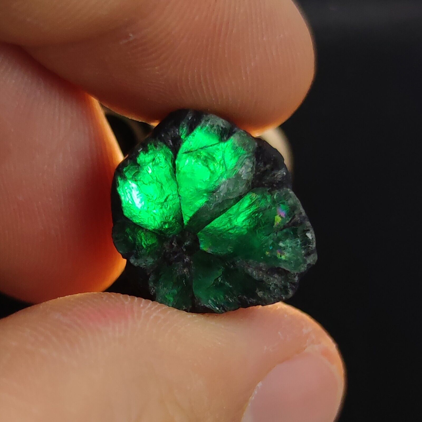 BIG NATURAL RARE TRAPICHE EMERALD CRYSTAL FROM COLOMBIA TOP QUALITY - 24.38 Cts.