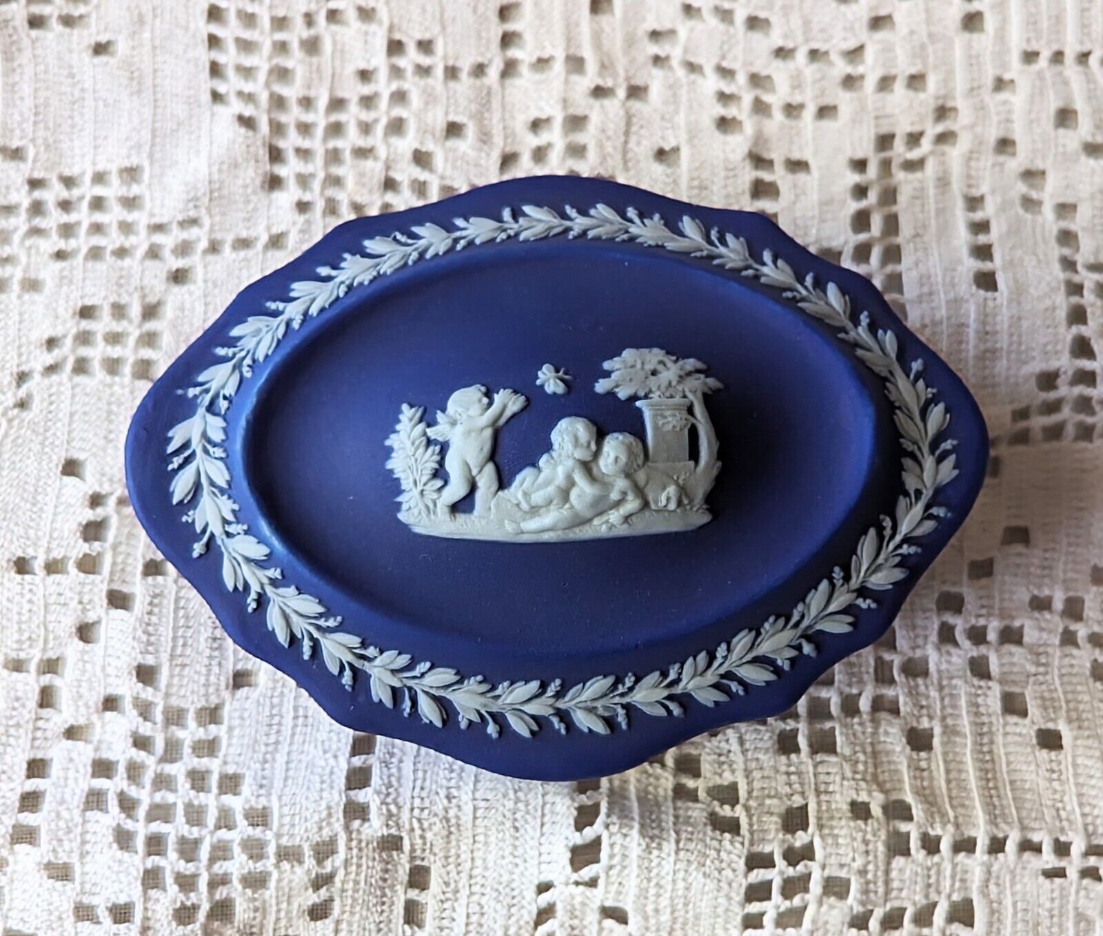 Wedgewood Blue Jasperware Trinket Dish w/ Lid Vintage Box Frolicking Cupids 