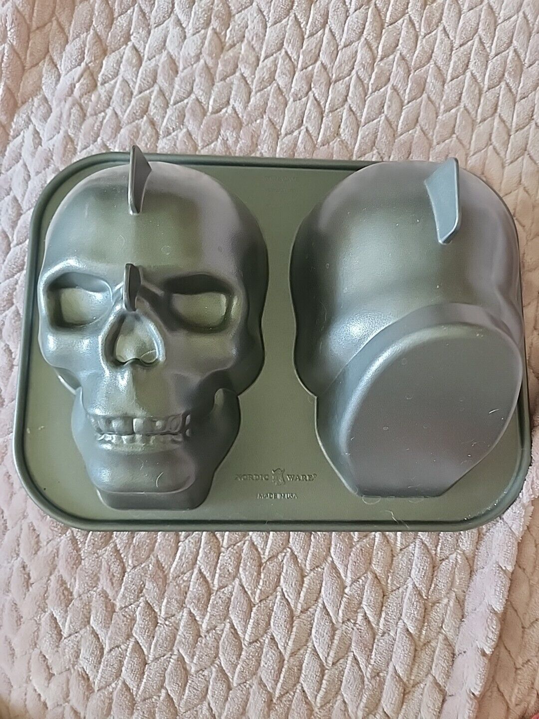 NORDIC WARE 3D Skull Cake Pan Mold 9 Cups/2.1 Liters Halloween Spooky Baking