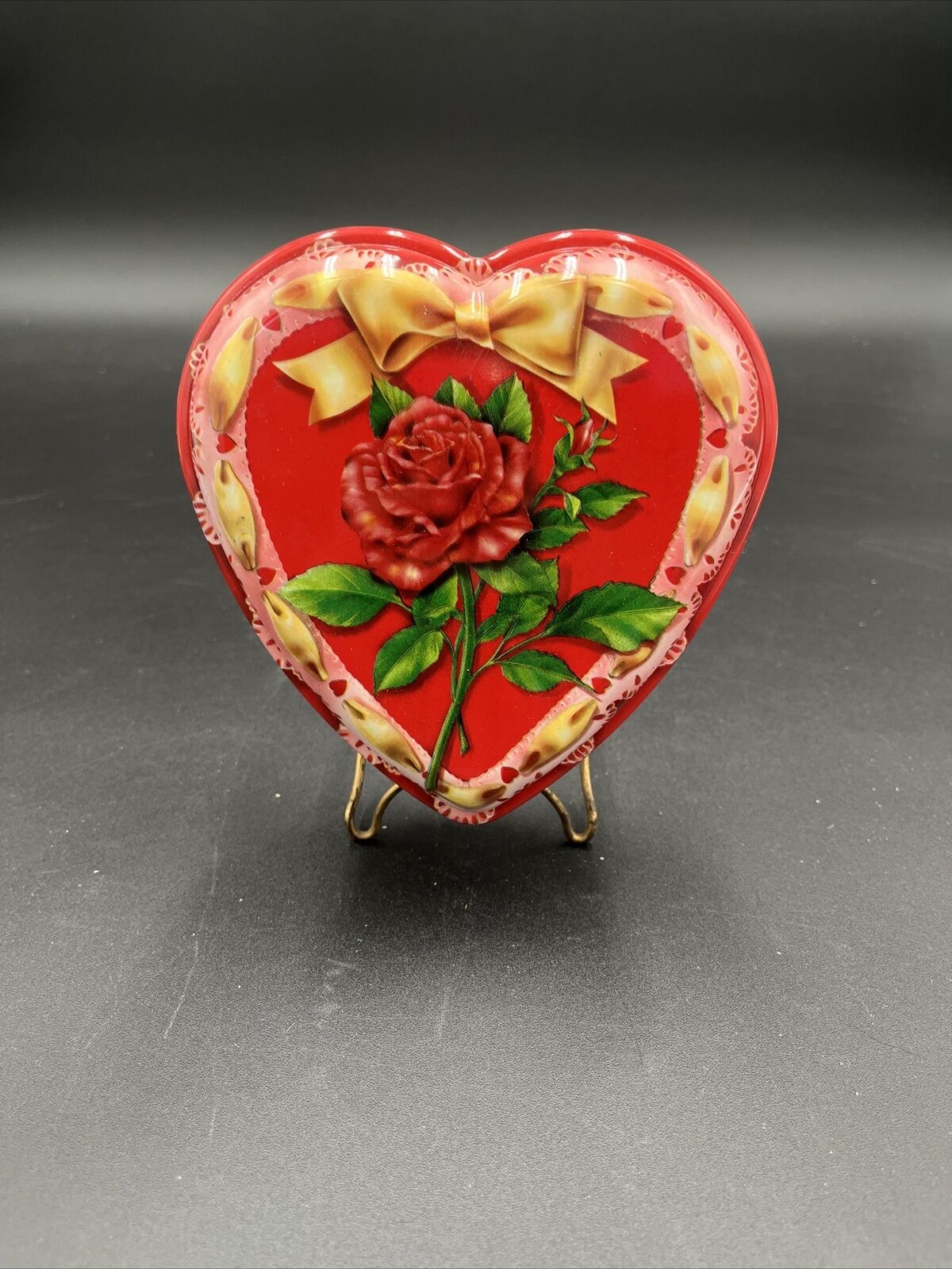 Vintage Valentine Heart Plastic Candy Box with Lid Rose Lace 5.5\