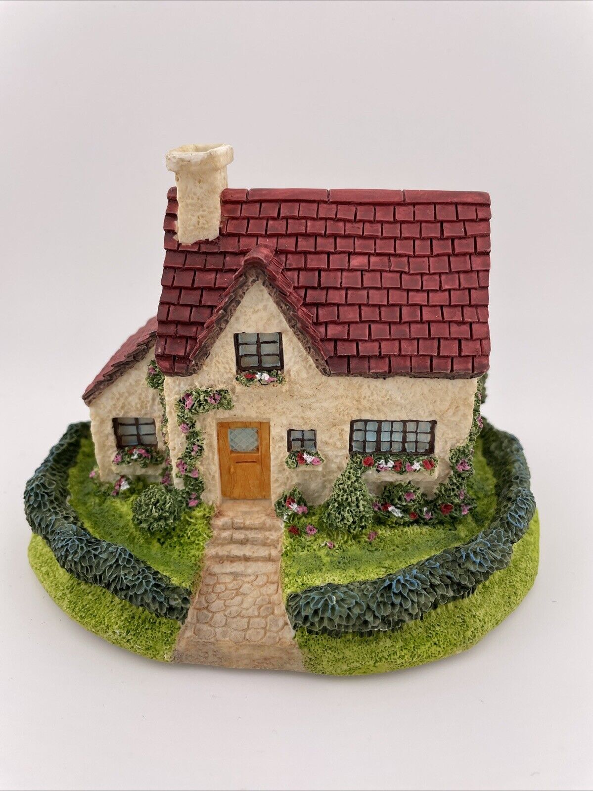 Carlisle Olde England\'s Classic Cottages Collectible