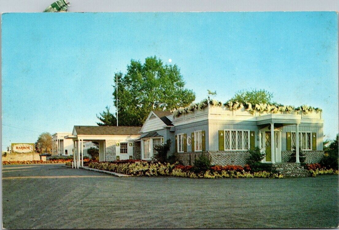 Postcard. The Harbor Country Inn, Parsippany, New Jersey. AT.