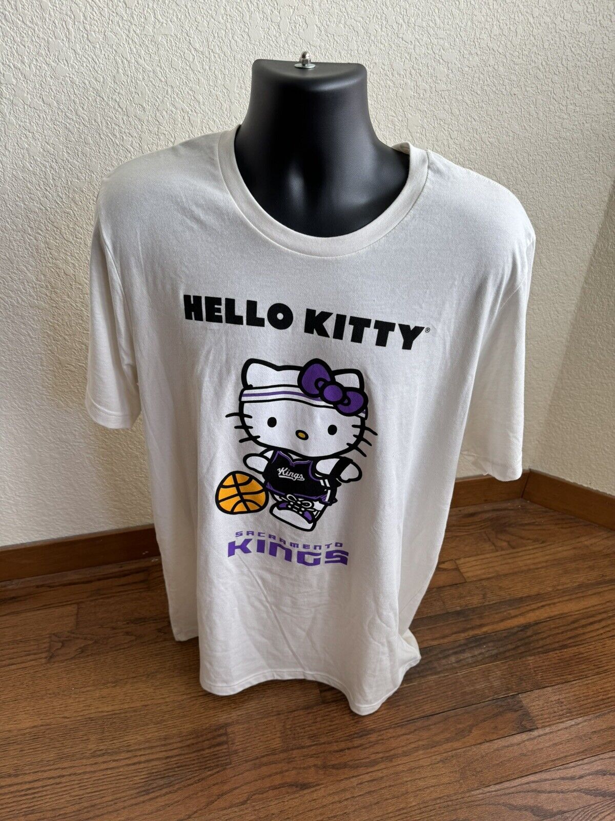 Hello Kitty x Sacramento Kings NBA Collaboration Limited Edition Rare Size Xl
