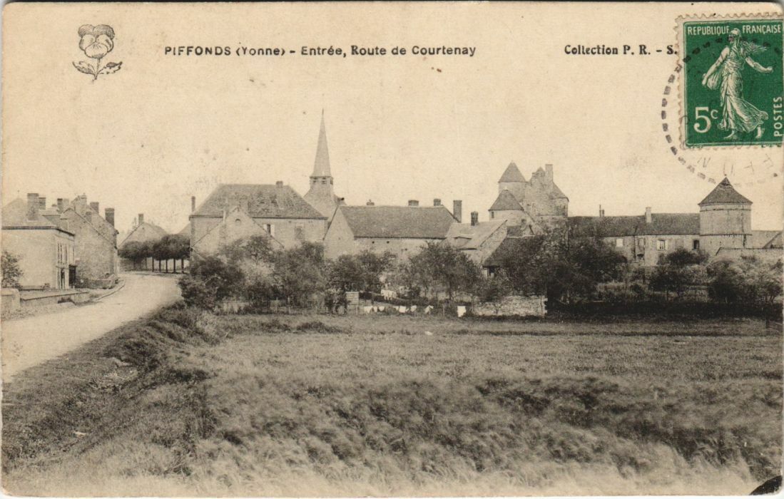 CPA PIFFONDS Entree - Route de Courtenay (1198654)