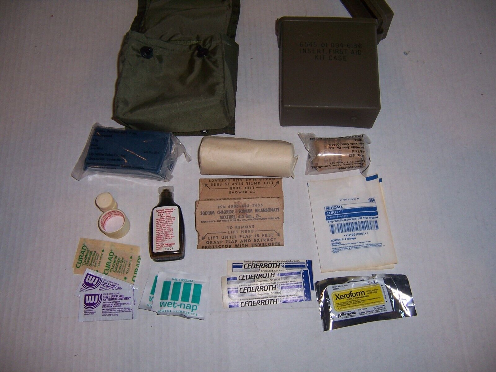 Very Good complete Tall genuine USGI First aid kit insert case w/ nylon cover