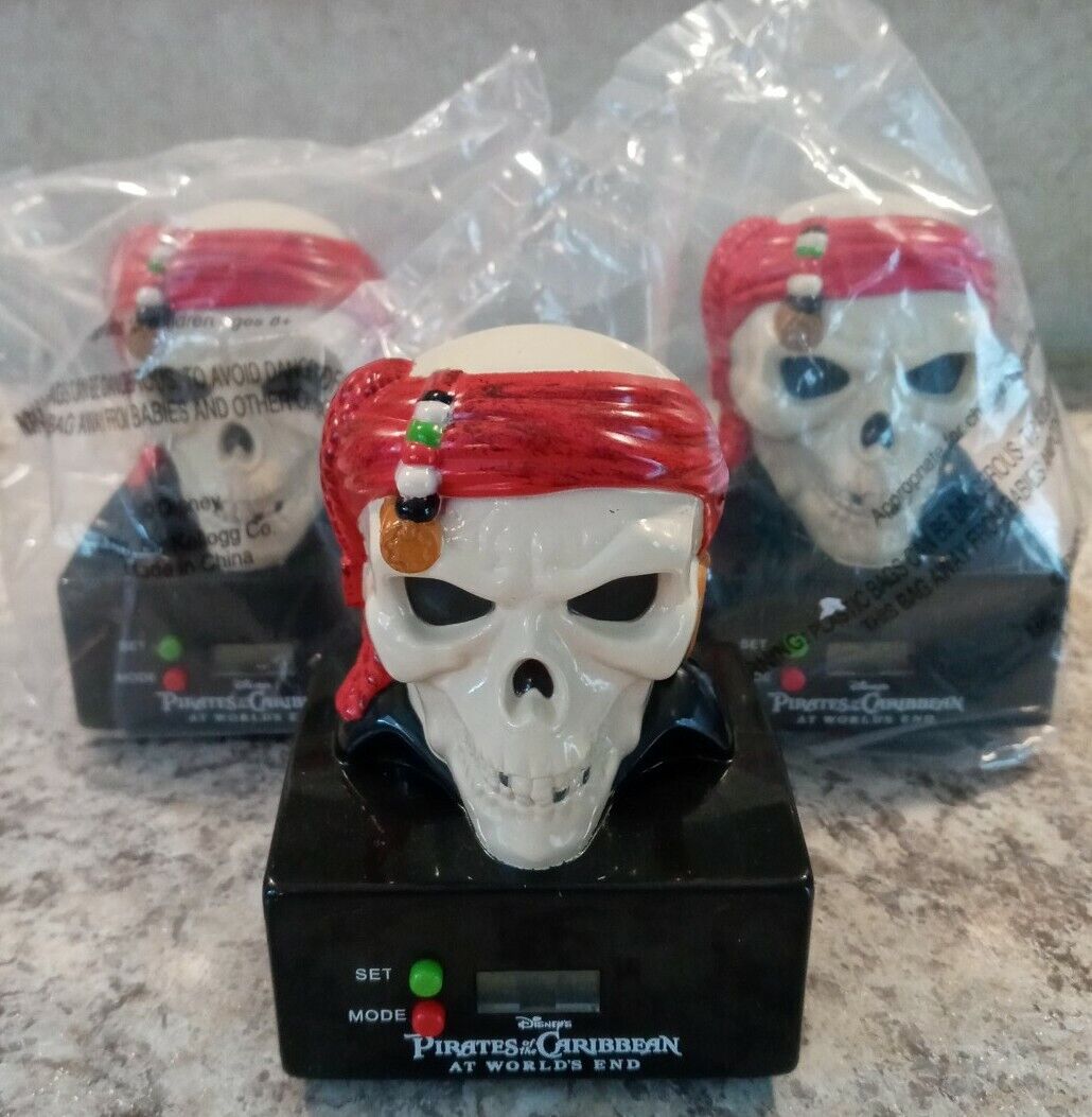 Kellogg’s Pirates Of The Caribbean At Worlds End Skull Projector Clock Alarm (3)